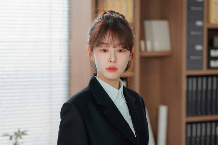 Lee Ju Myoung Shines in Drama 'Reborn Rookie'