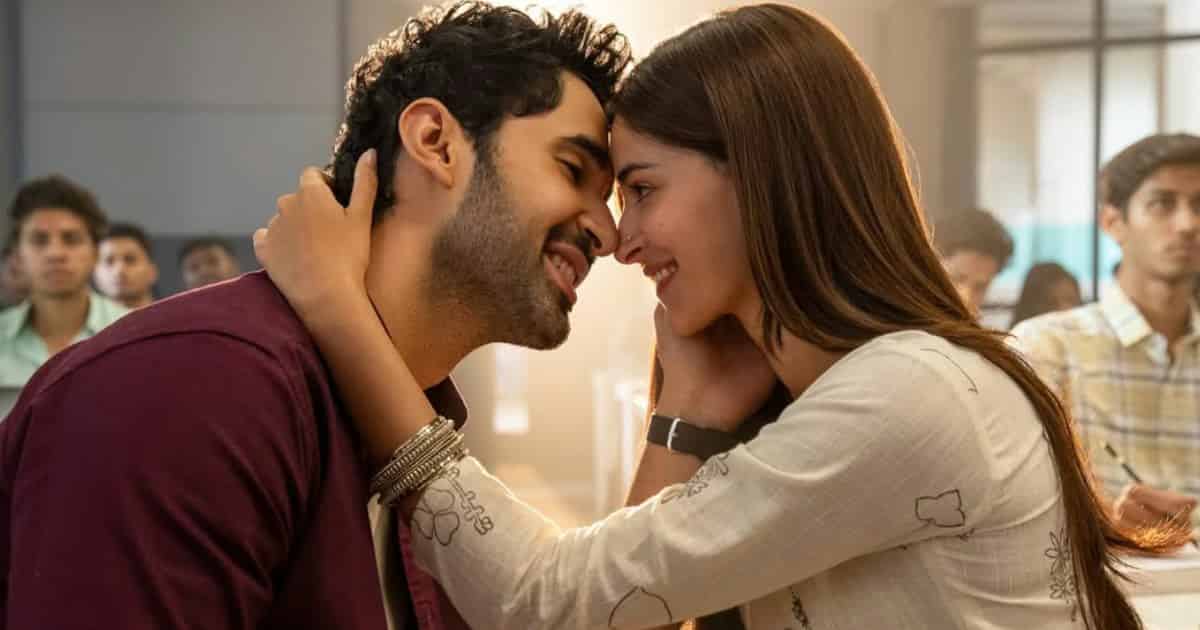 Chand Mera Dil's Musical Magic on Spotify
