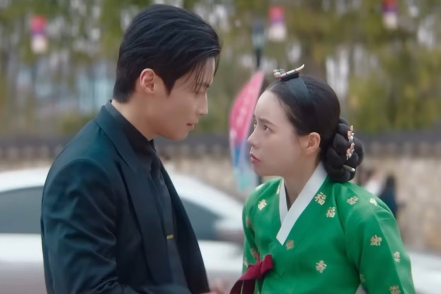 Lim Ji Yeon and Heo Nam Jun's Flower Duel Sparks Drama
