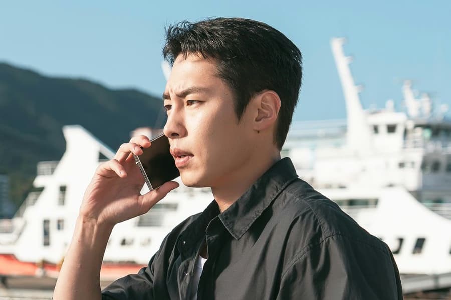 Lee Jae Wook Brings Drama to a Mysterious Island