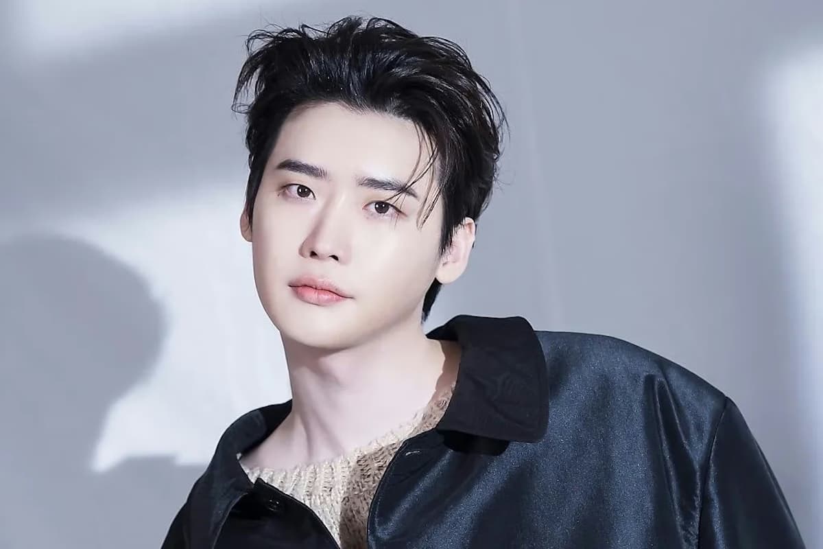 Lee Jong Suk Eyes New Drama Role