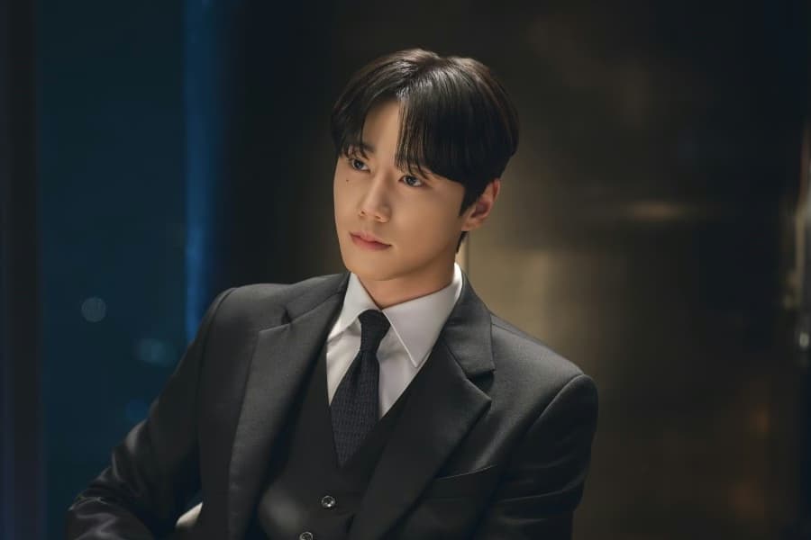 Lee Jun Young on His Dual Role in 'Reborn Rookie'