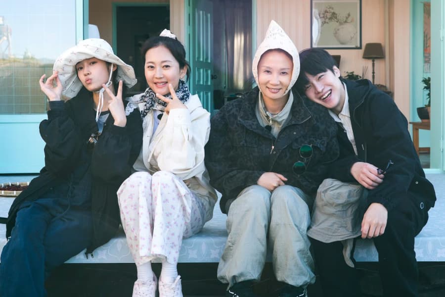 Stars Shine in 'Fresh Off The Sea' Season 3