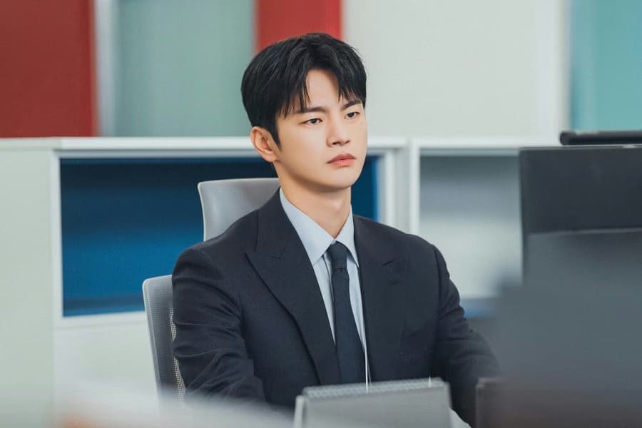 Seo In Guk Shines as Stoic Boss in New Drama