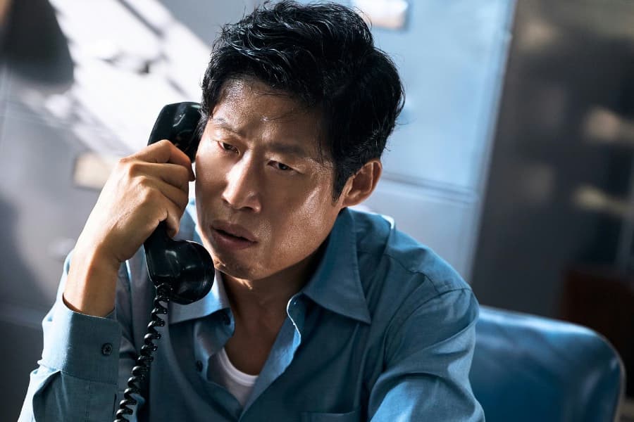 Yoo Hae Jin Unravels Mystery in New Film 'Assassins'