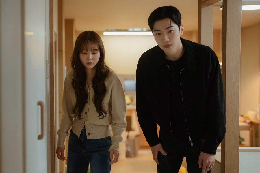 Kim Hye Jun's Secret Fangirl Life at Risk in My Bias My Boss