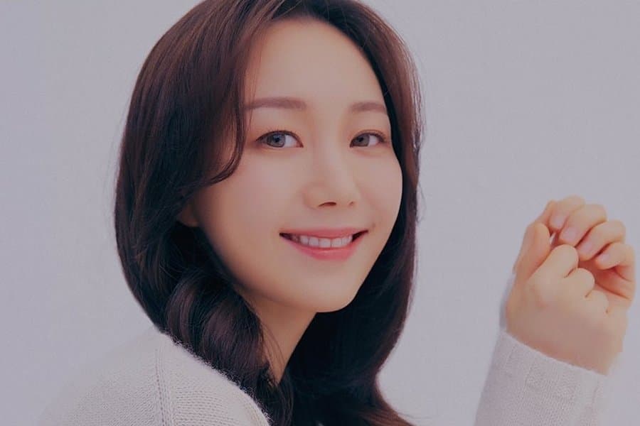 Lee Yoo Young: Expecting Her Second Child