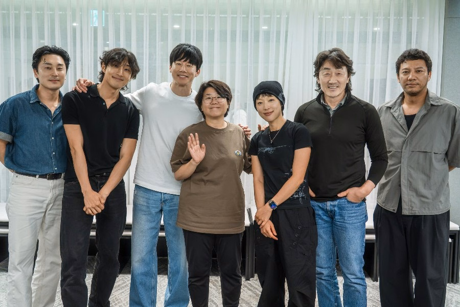 Lee Jung Eun & Kim Moo Yul Lead Star-Studded Revenge Drama Cast