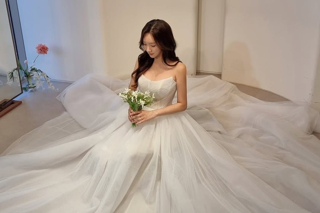 STELLAR's Minhee Shares Joyful Wedding News 🎉