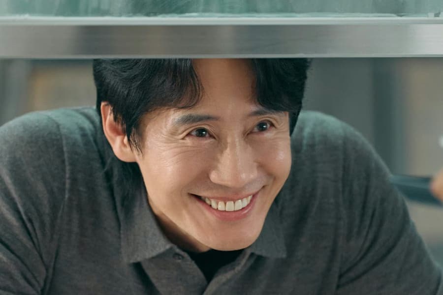 Shin Ha Kyun's Undercover Chef Role Shines in New Drama