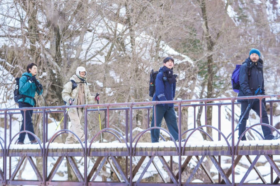 Exploring 'Take A Hike!' with Dowoon and Friends