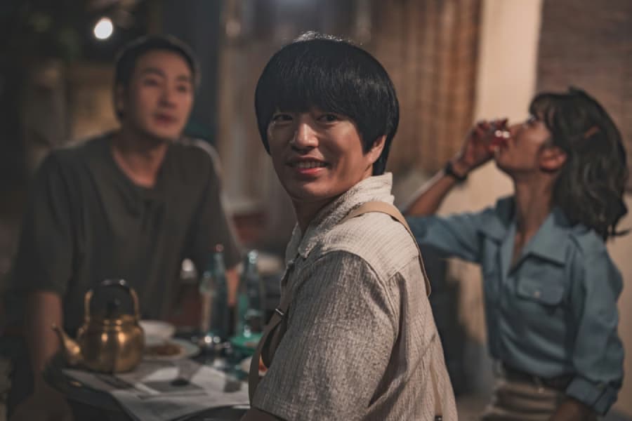 Jung Moon Sung Joins the Drama in 'The Scarecrow'