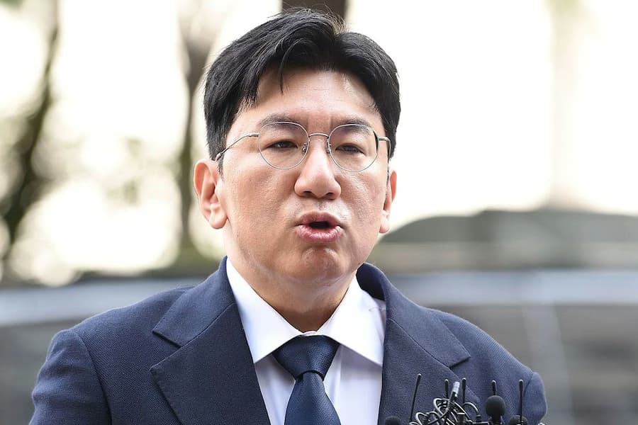 Arrest Warrant Sought for HYBE's Bang Si Hyuk