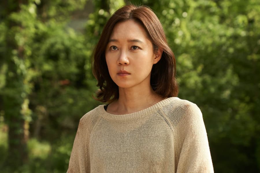 Kong Hyo Jin Shines as Complex Eldest Daughter in The Journey to Gyeongju