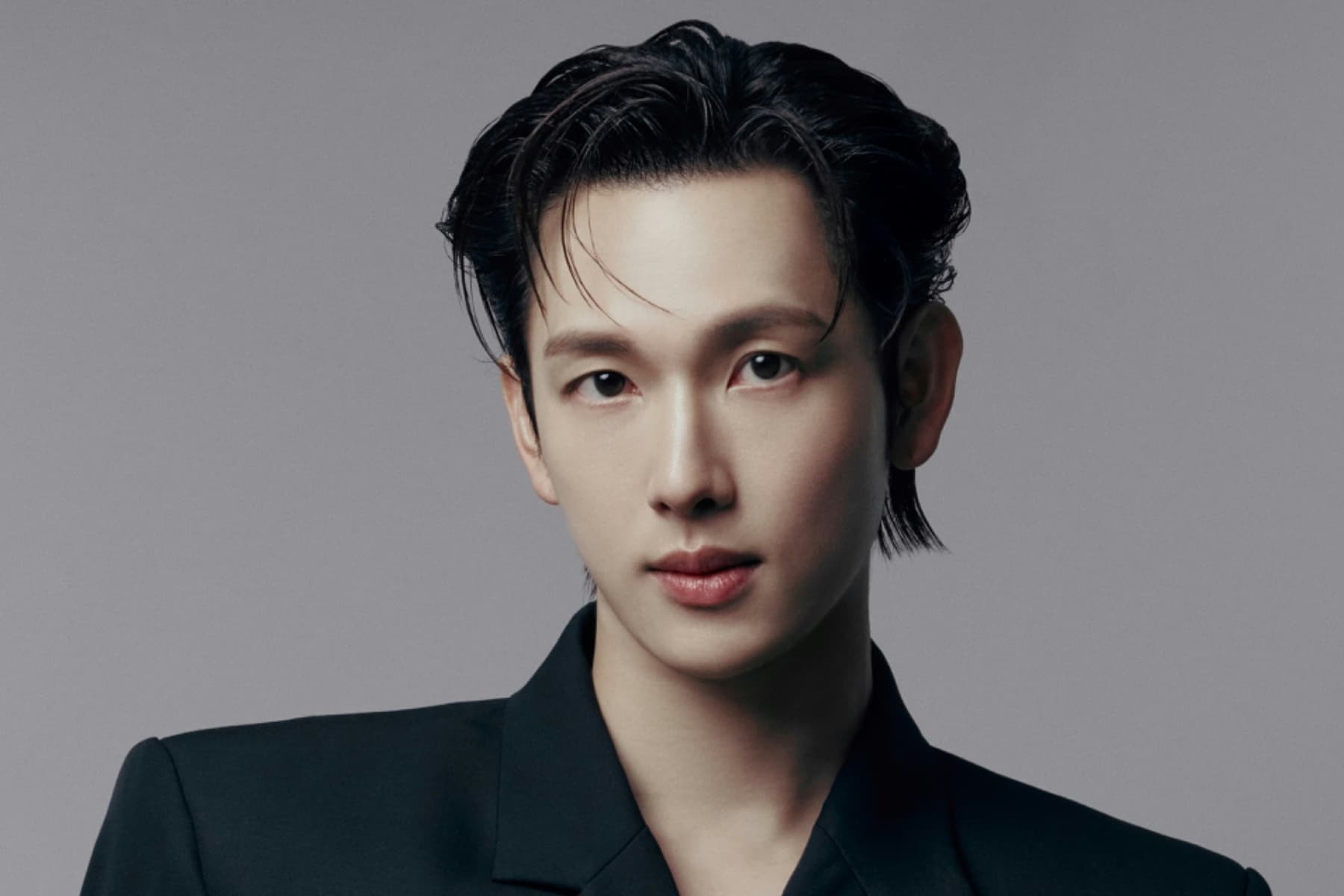 Yim Si Wan Stuns With Fresh Profile Photos