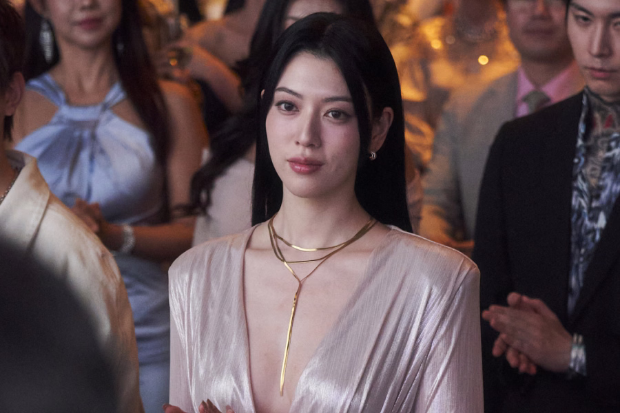 Ayaka Miyoshi Masters the Game in Tazza 4's High-Stakes Drama