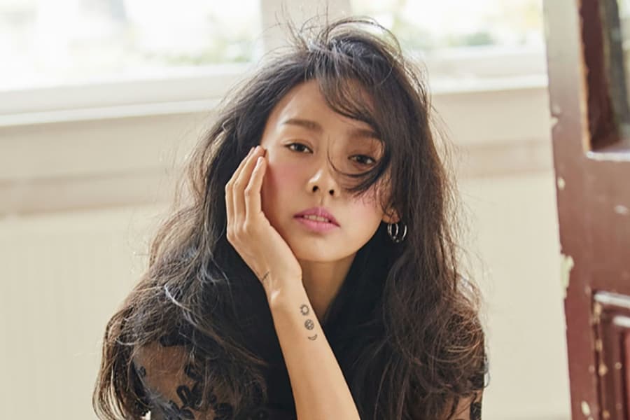 Lee Hyori Mourns the Loss of Her Father